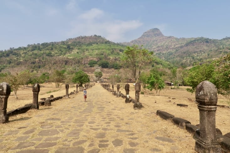 L’entrée royale, en direction des montagnes.