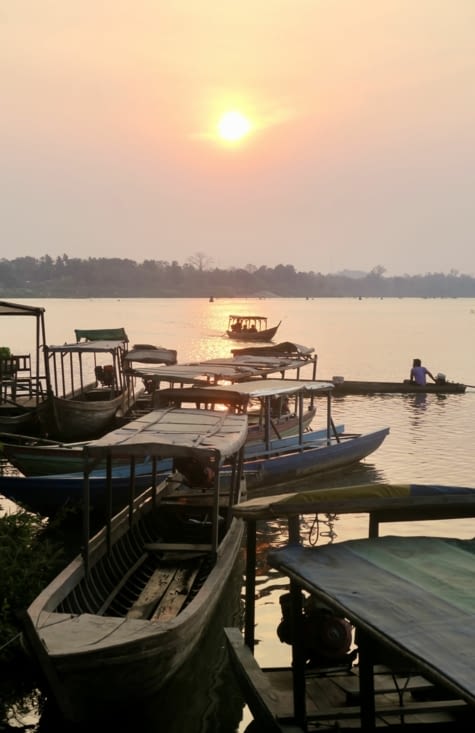 6h30, lever de soleil sur le Mékong.