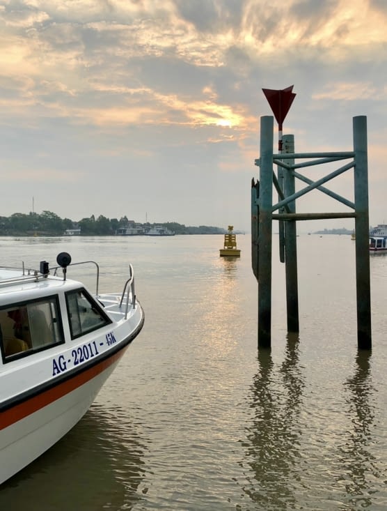 Départ à 7h dans le speed boat.
