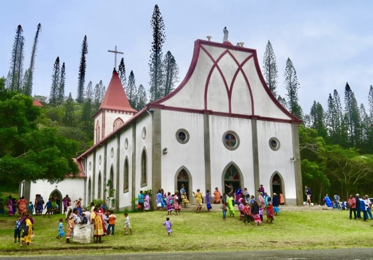 La belle église de Vao, où nous avons eu la chance d’assister à la messe de Pâques...