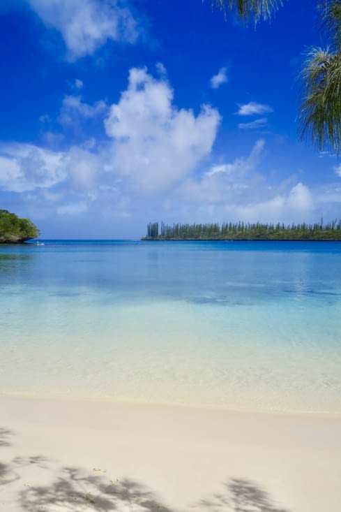 Voilà. Des couleurs à tomber par terre sur le sable blanc et doux comme de la farine...