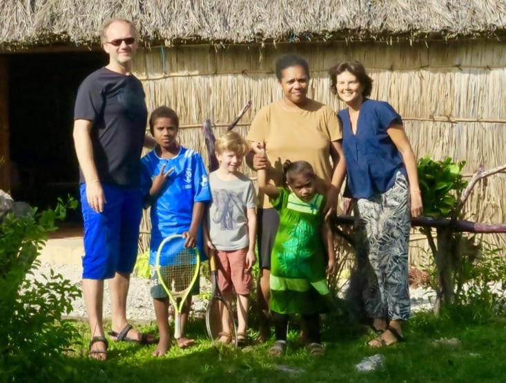 Avec Paulette, son neveu Zien (10 ans) et sa fille Mala (5 ans).