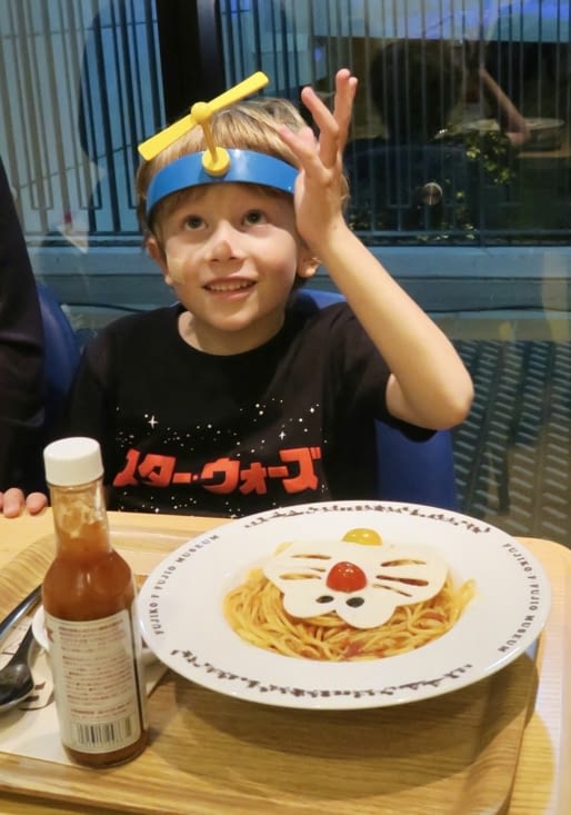 A la cafétéria, des plats Doraemon !...