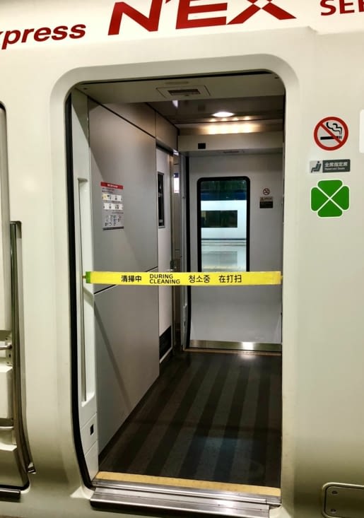 Avant chaque départ, nettoyage des rames...