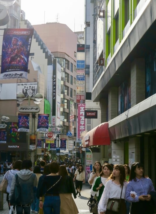 Dans une rue de Shibuya.
