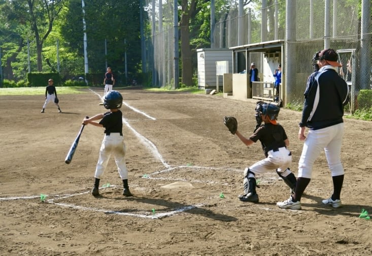 Entraînement familial du dimanche : le baseball, sport préféré des Japonais.