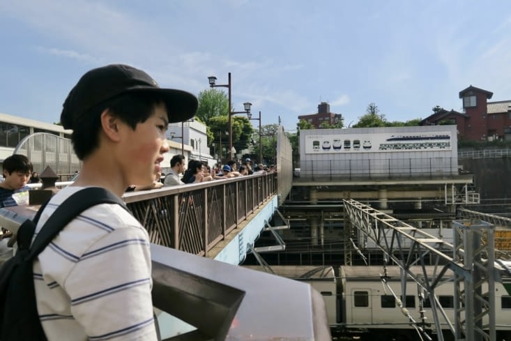 Trainspotting à la gare de Nippori.
