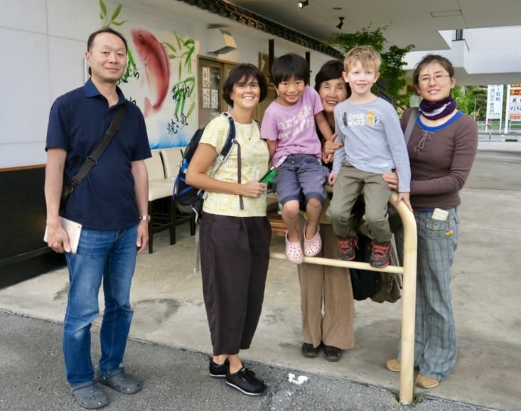 Avec la famille Hihara.