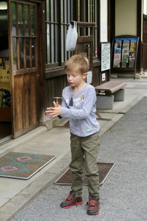 Un petit hélico en bambou.