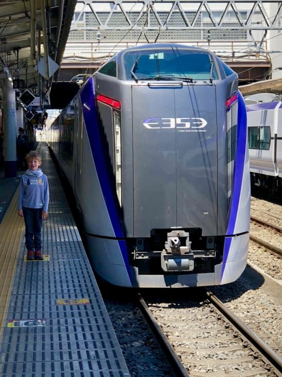 Une loco à tête de robot !