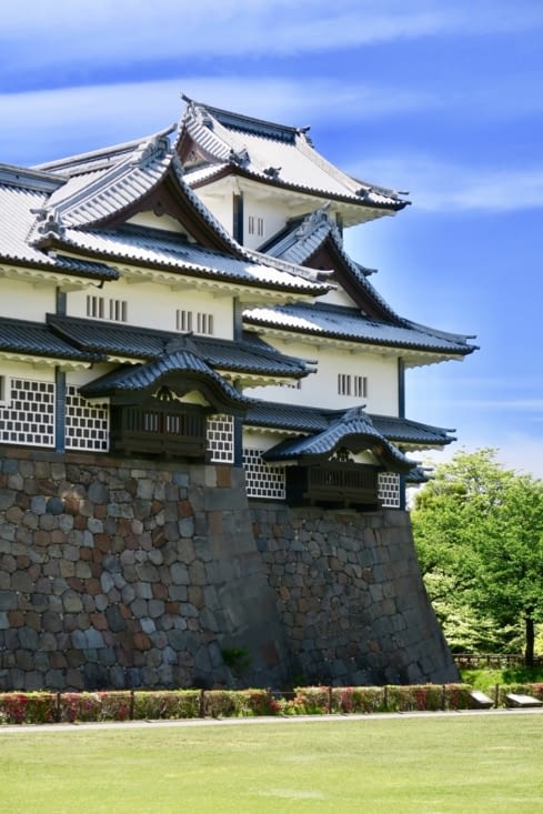 Le château a été reconstruit à partir de 1997 d’après des plans anciens,