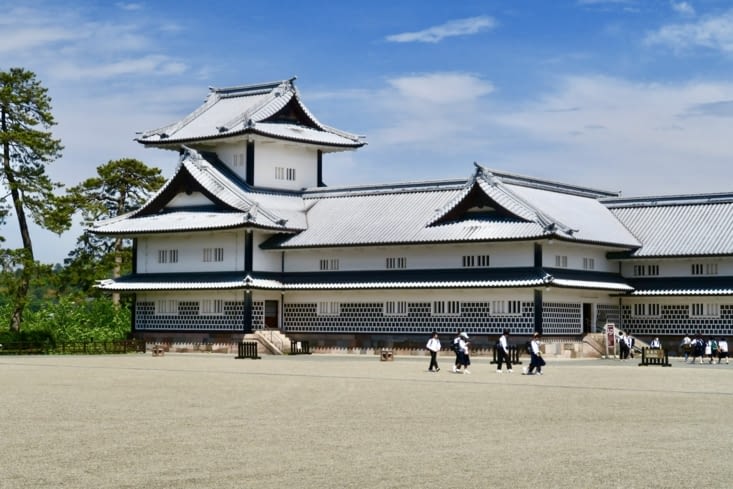 La forteresse d’origine, datant du XVIe siècle, a été détruite par plusieurs incendies.
