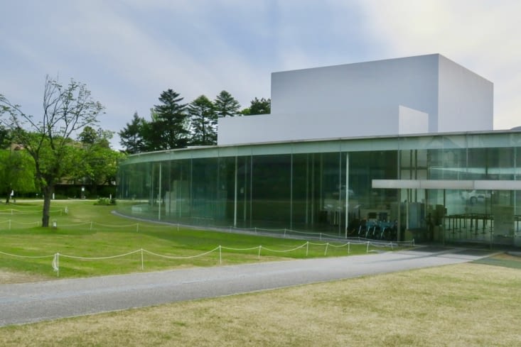 Vue de l’extérieur.