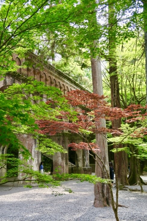 L’acqueduc, qui date de la fin du XIXe et desservait Kyoto depuis le lac Biwa,