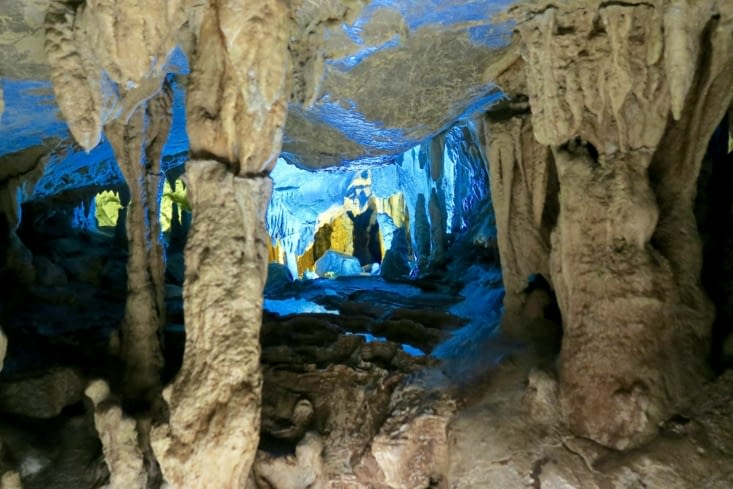 Des stalagmites ou des stalactites ?