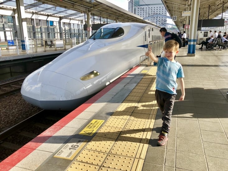 C’est ce Shinkansen Nozomi, au bec de canard, qui nous ramène à notre point de départ.