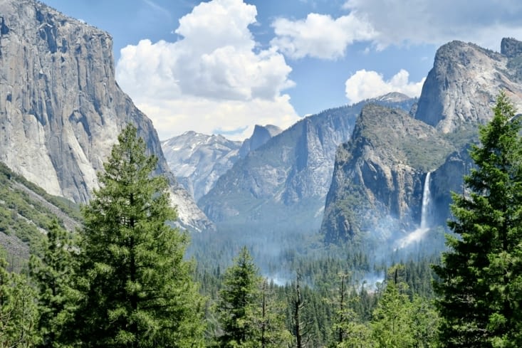Tunnel View : on y découvre un point de vue sur toute la vallée.