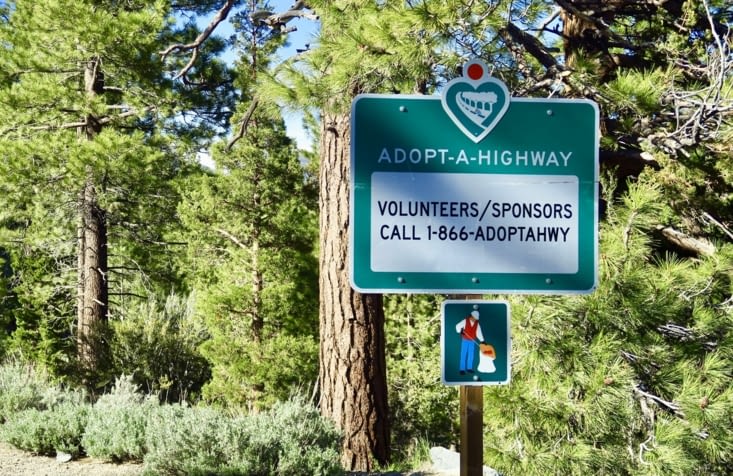 Le nettoyage de toutes ces routes coûte cher et le bénévolat est encouragé :