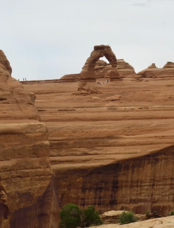 Au loin. Delicate Arch.
