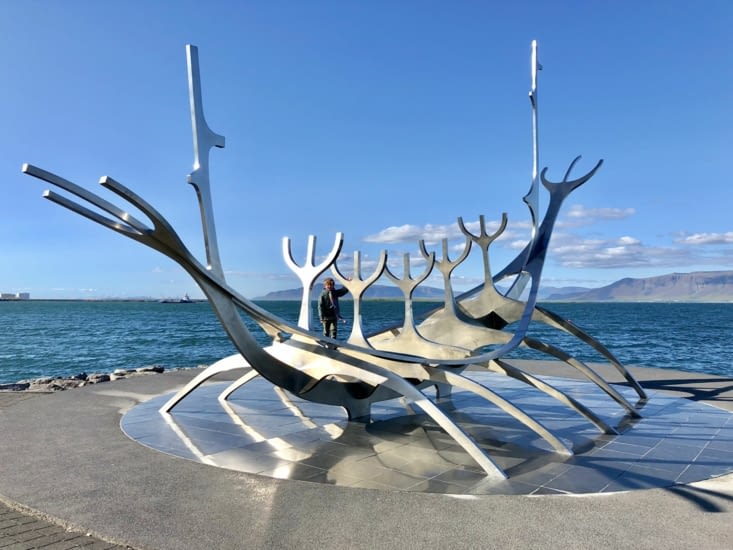 Face à la mer, « Sólfar », le Voyageur du Soleil.
