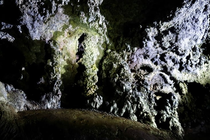 Des stalagmites de lave.