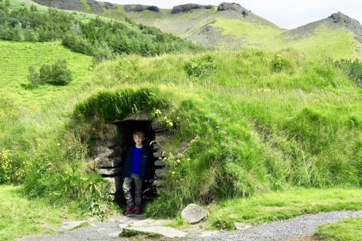 Celle-ci est la plus ancienne, une vraie maison de Hobbit !