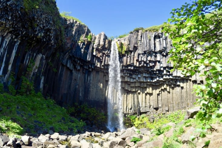 La cascade de Svartifoss.