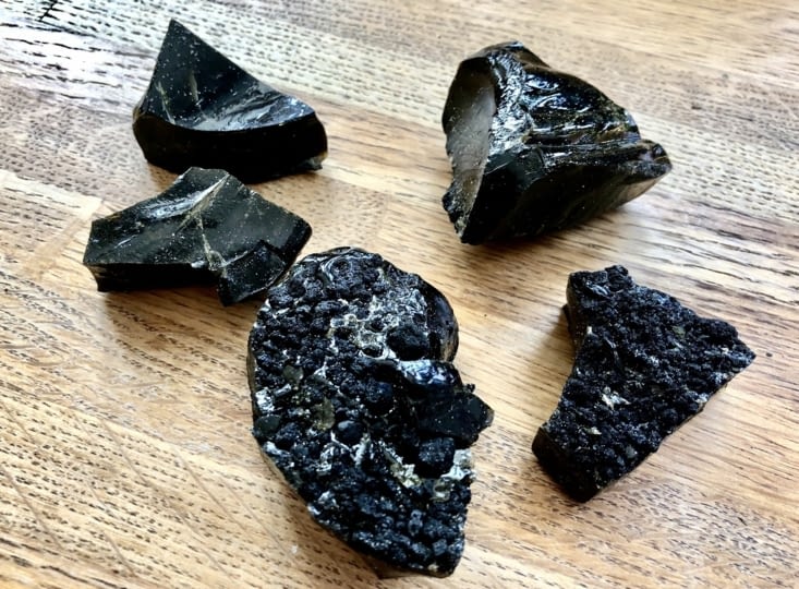 On peut même repartir avec des morceaux de lave !