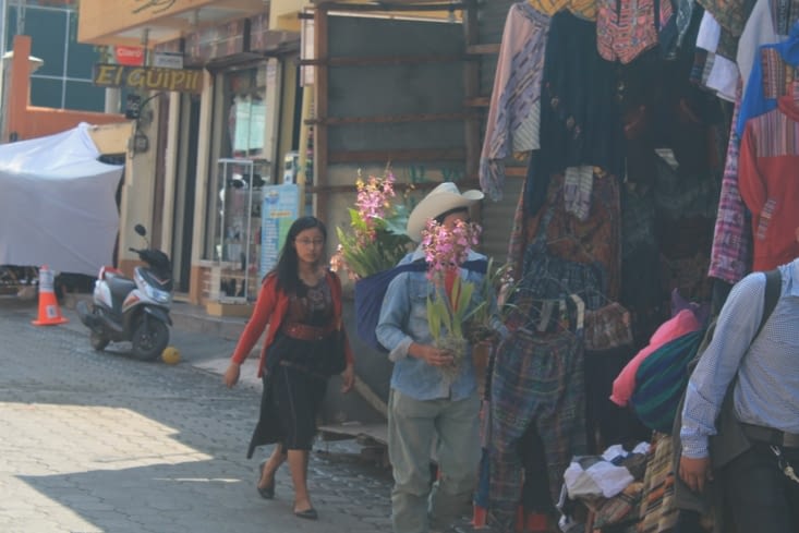 Un vendeur de fleurs
