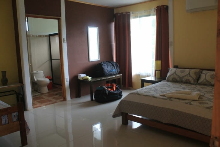 Grande chambre et grande  salle de bain