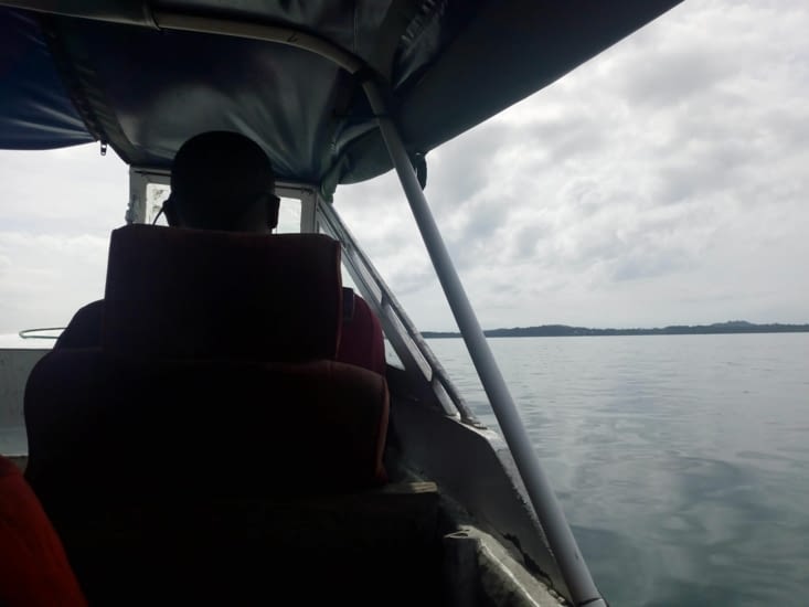 Fauteuil du pilote du bateau taxi