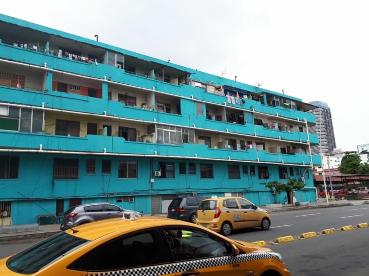 Il y a aussi des quartiers moins reluisant