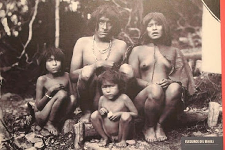 Les Indigènes exposés dans un zoo parisien