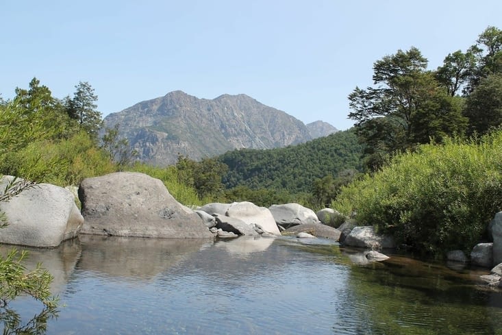 bain de pieds, car l' eau est froide et pause contemplative