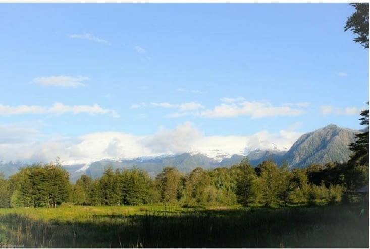 Vue de notre emplacement, volcan et glacier grandiose
