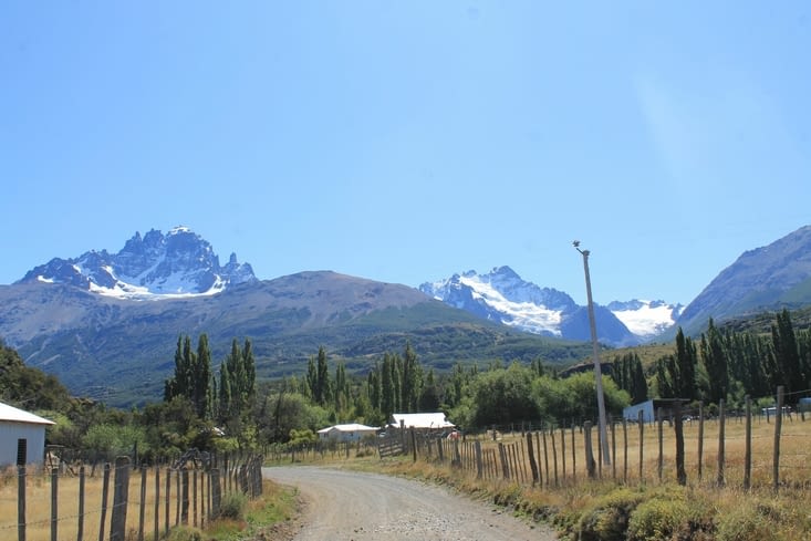 Les montagnes et glaciers autour de nous