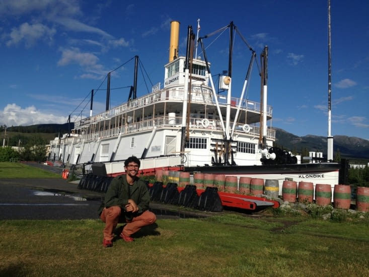 Le S.S. Klondike, bateau à aubes qui naviga dans les années 1930 et 1940, identique à  ceux qui circulaient sur le Yukon vers Danson city dès 1898.