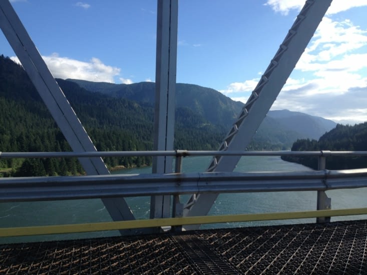 La Columbia river depuis the Bridge of the Gods (utilisé par le Pacific Crest Trail et lieu de la scène finale du film "Wild")