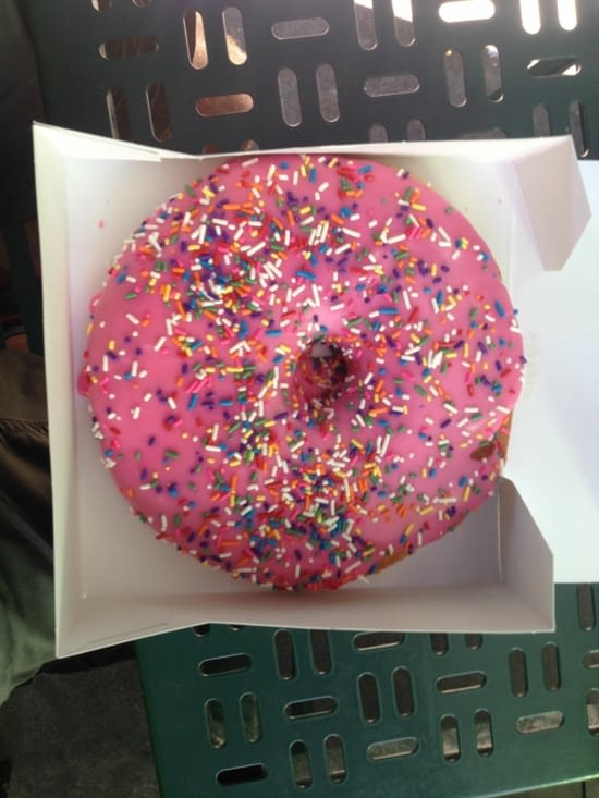 Leur Donut géant façon Simpson était pas mal non plus
