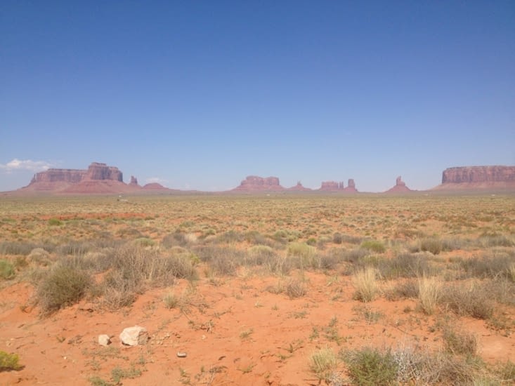 A la limite avec L'Utah. Première vue sur Monument Valley