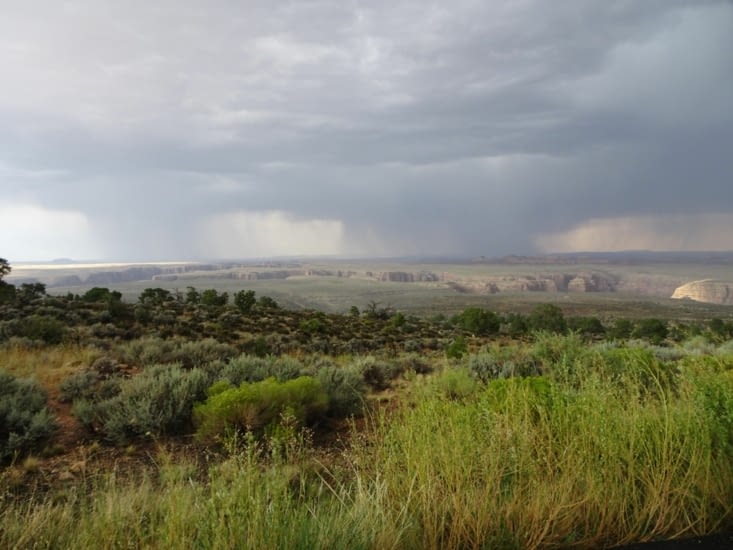 Départ du Grand Canyon direction Page dans le pays Navajo... début de l'orage!