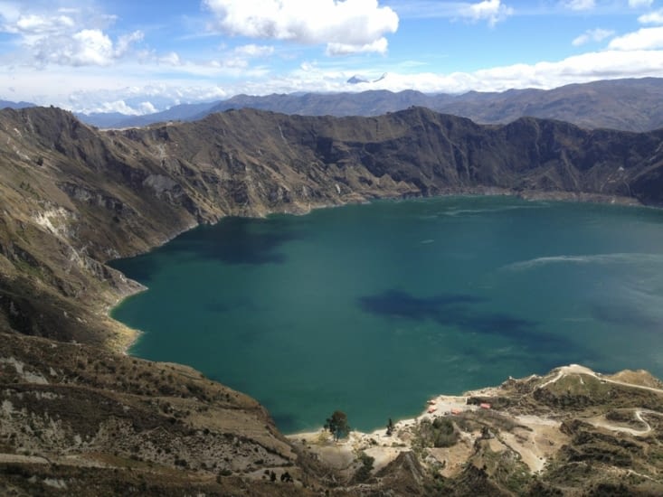 Le lendemain (mardi 27 septembre), après 2h30 de bus en compagnie de Annatina et Joel (mes deux suisses du Cotopaxi) , et de Franck (un compatriote exilé à San Francisco)... Vue sur la laguna Quilotoa