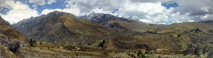 Fin de la vallée et vue sur le Wamashrahu 5434m