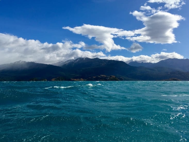 Lago General Carrera - L'eau est d'une couleur bleue givrée, incroyable !