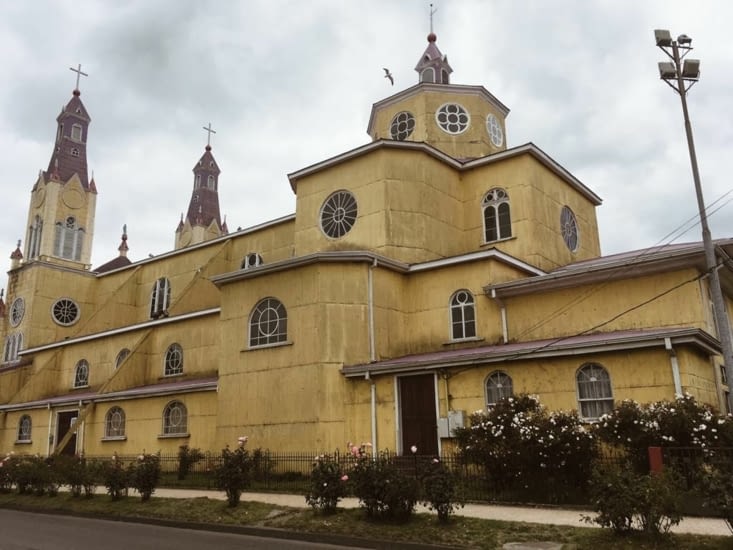 Eglise de Castro, capitale de l'ile, faite de tôles ! Intérieur en bois plus joli