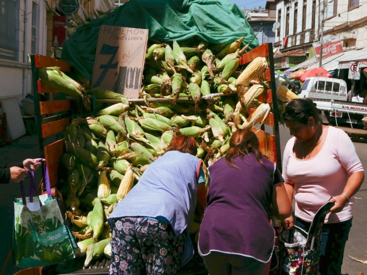 Aux abords du marché