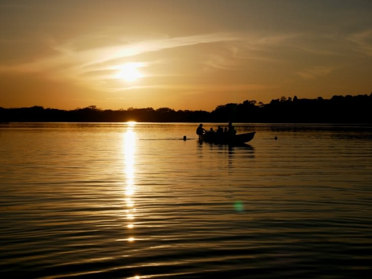 Baignade dans la Laguna Grande au coucher du soleil