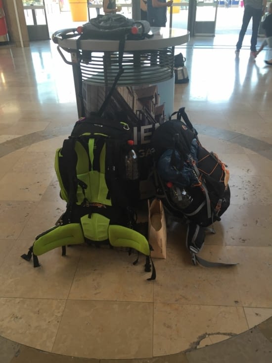 Voici nos compagnons pour 56 jours... 15kg chacun... C'est sûr, nous allons les aimer !