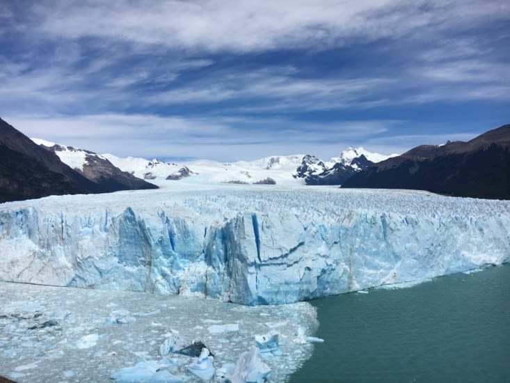 Glacier Perito Moreno situé à 80 kms de la ville : El Calafate