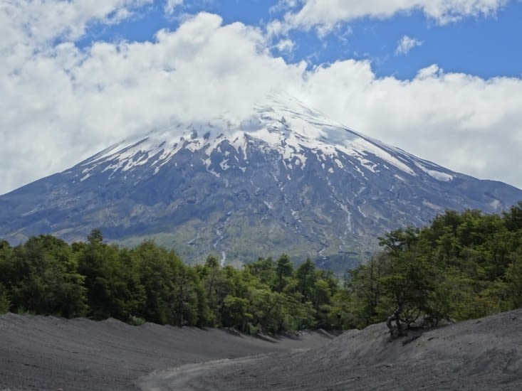 Volcan Osorno et son cône eneigé en été